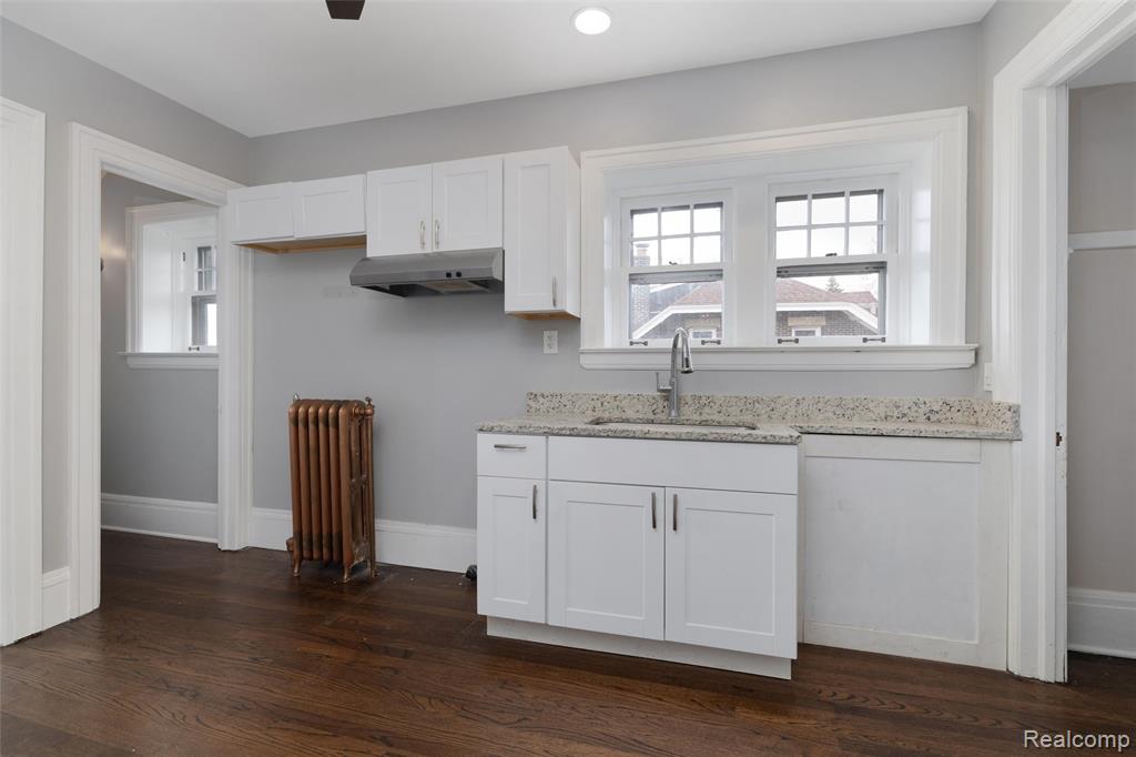 29128 Jefferson Avenue, Saint Clair Shores, MI 48081 — Photo 2