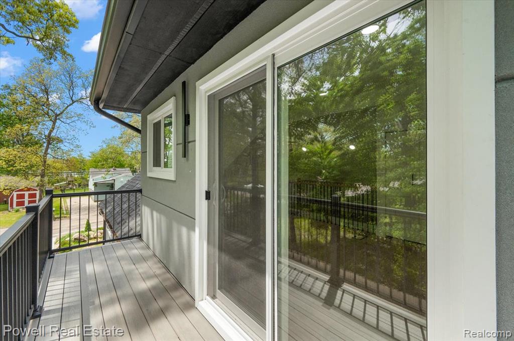 6837 Hatchery Road, Waterford, MI 48327 — Photo 40