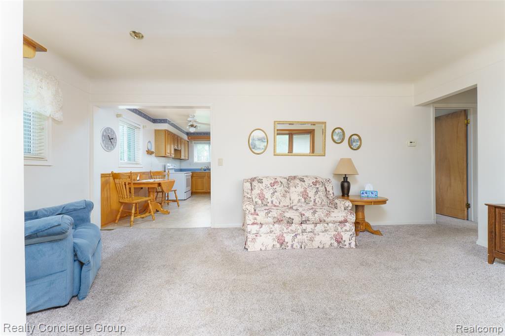 918 Squire Lane, Milford, MI 48381 — Photo 6
