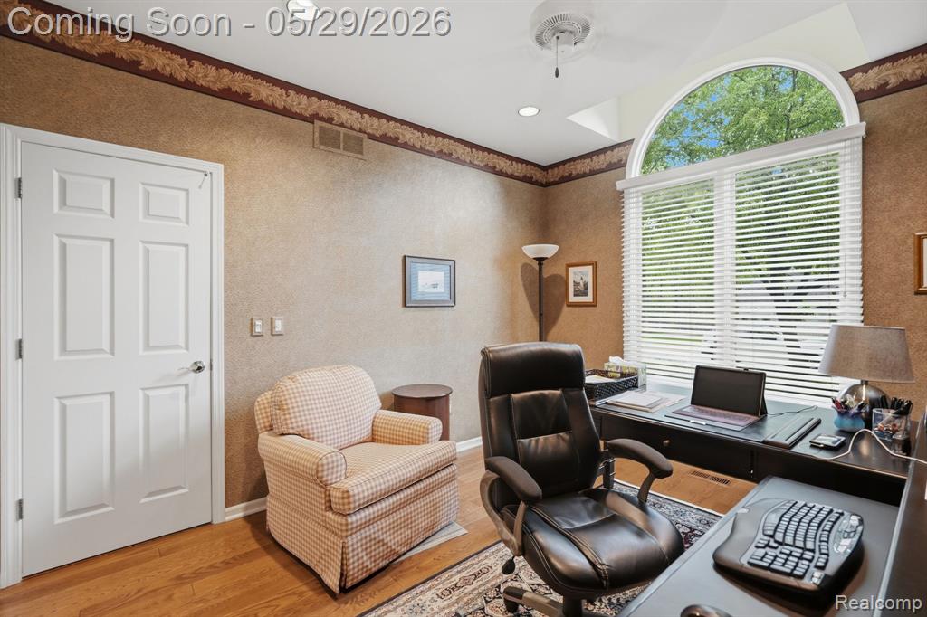 47301 Bramblewood Court, Novi, MI — Photo 14