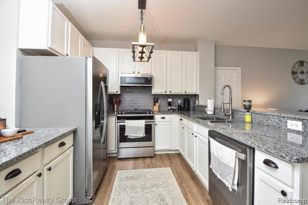 330 RED RYDER Drive, 43, Plymouth, MI 48170 — Photo 13