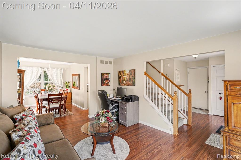 959 S Parkwood Drive, South Lyon, MI 48178 — Photo 4