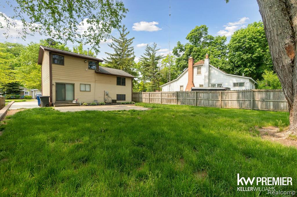 4022 Hazelett Drive, Waterford, MI 48328 — Photo 16