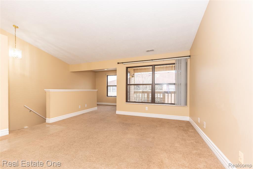 61186 Greenwood Drive, 36, South Lyon, MI 48178 — Photo 4