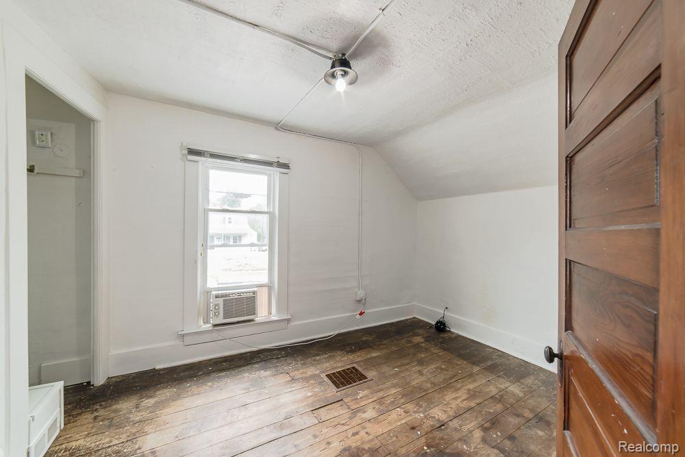 335 N CHURCH Street, Ortonville, MI 48462 — Photo 28