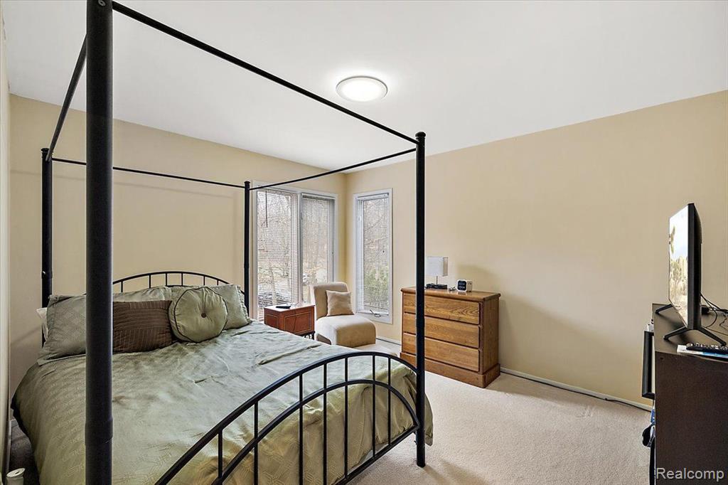 6988 LAKEMONT Circle, West Bloomfield, MI 48323 — Photo 39