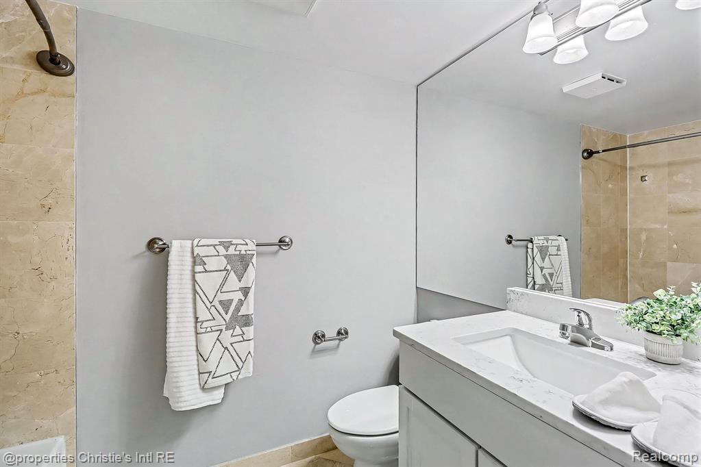 3320 Spinnaker Lane, 14B, Detroit, MI 48207 — Photo 17