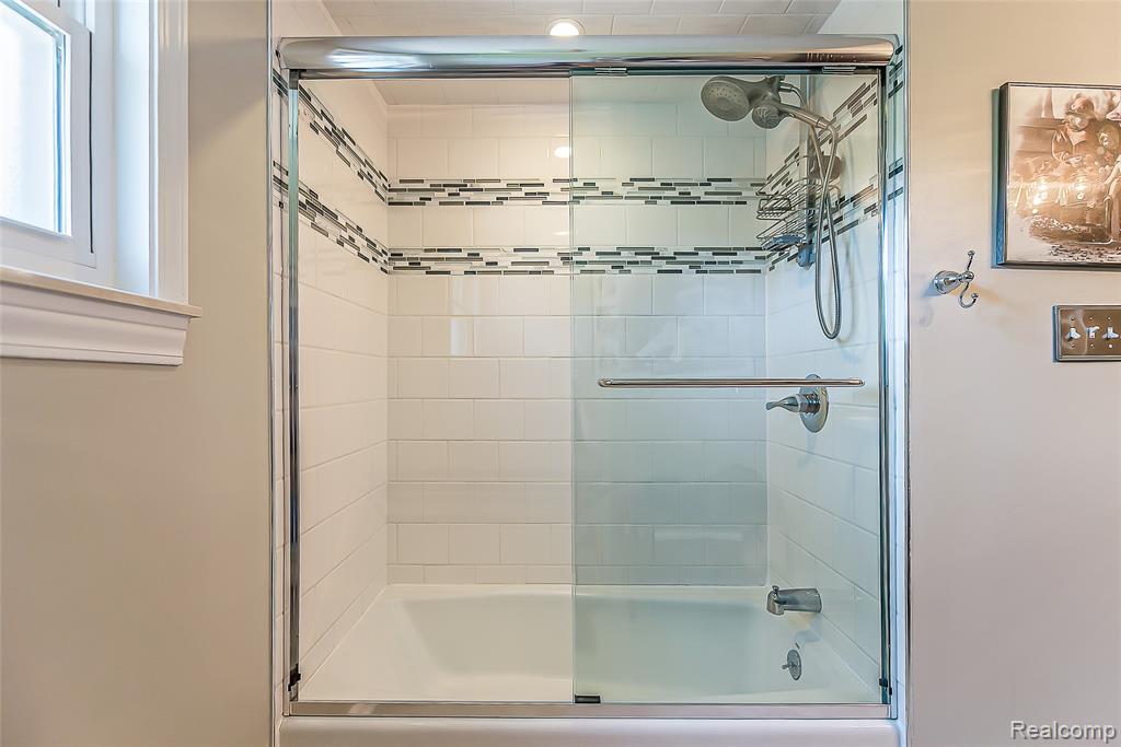 4990 Broomfield Lane, West Bloomfield, MI — Photo 44
