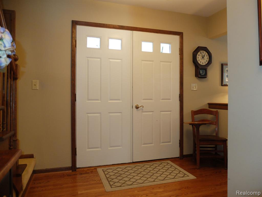 8180 SLEEPY TIME Court, Clarkston, MI 48348 — Photo 2