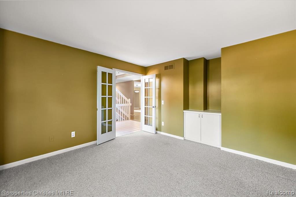 6835 High Ridge Road, West Bloomfield, MI 48324 — Photo 24