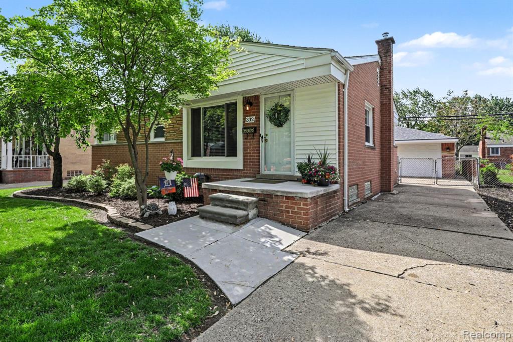 332 E Parker Avenue, Madison Heights, MI 48071 — Photo 2
