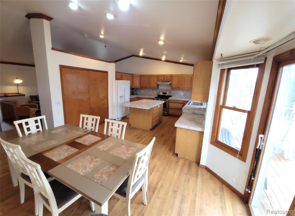 890 Tyrone Avenue, Waterford, MI 48328 — Photo 6