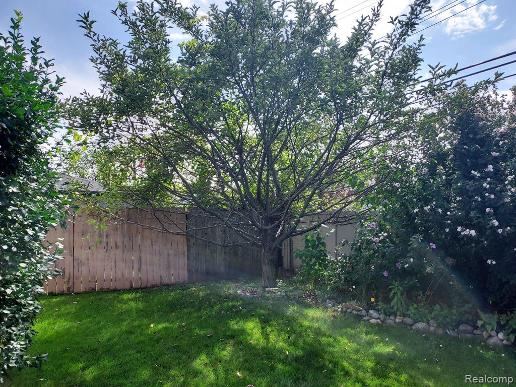 5667 LATHERS Street, Garden City, MI — Photo 21