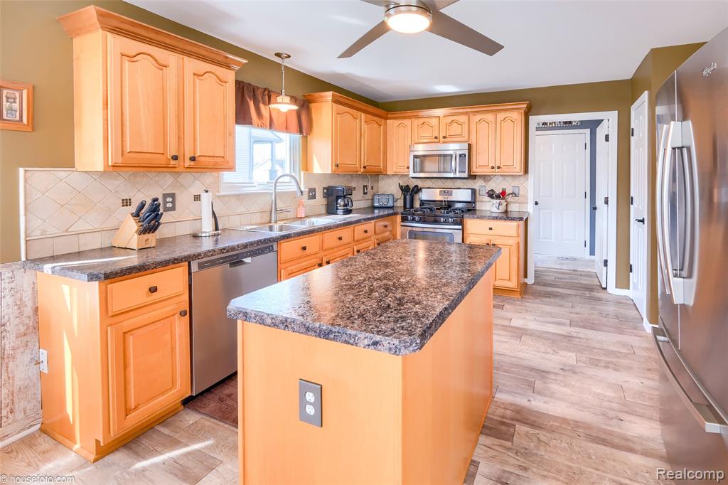1447 Crystal Pond Drive, Davison, MI 48423 — Photo 23