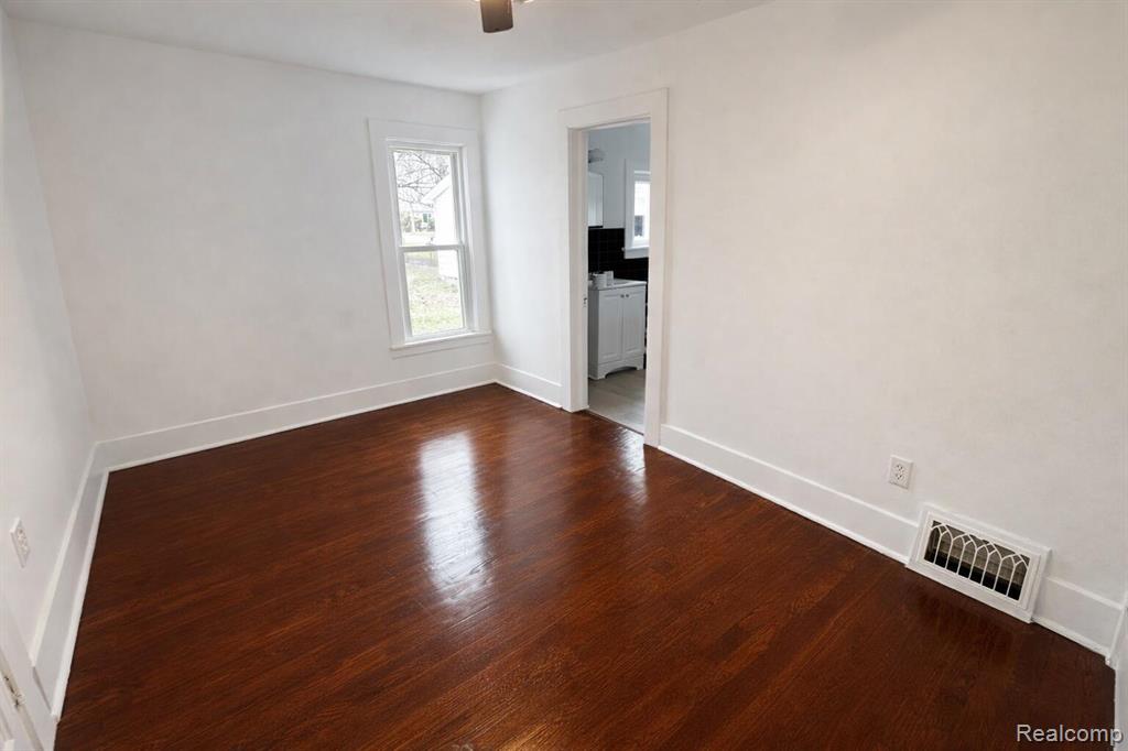 107 E John Street, Durand, MI 48429 — Photo 9