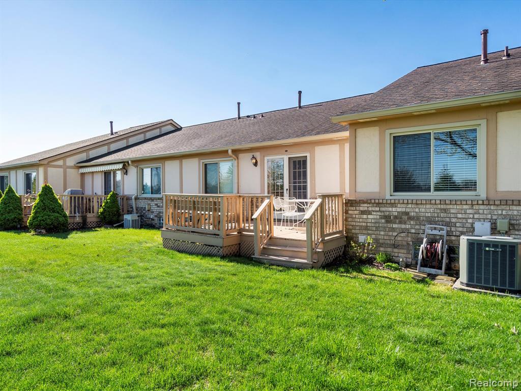 42393 WILLOW TREE Lane W, Clinton Twp, MI 48038 — Photo 5