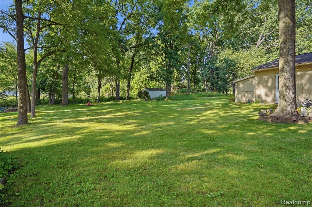 608 Snyder Road, Highland, MI — Photo 19