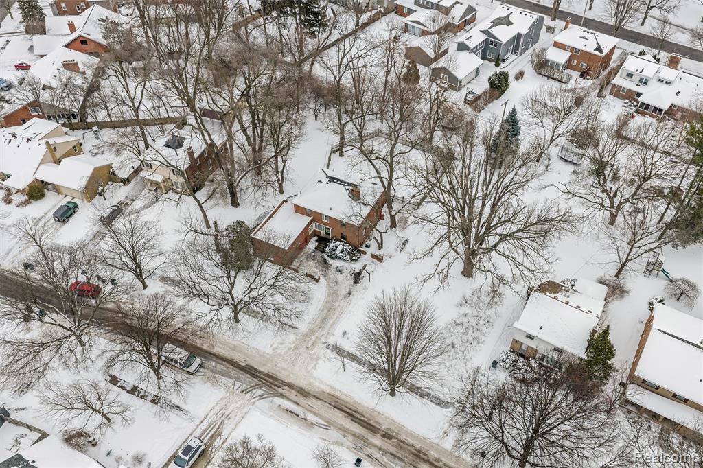 12935 Victoria Avenue, Huntington Woods, MI — Photo 2