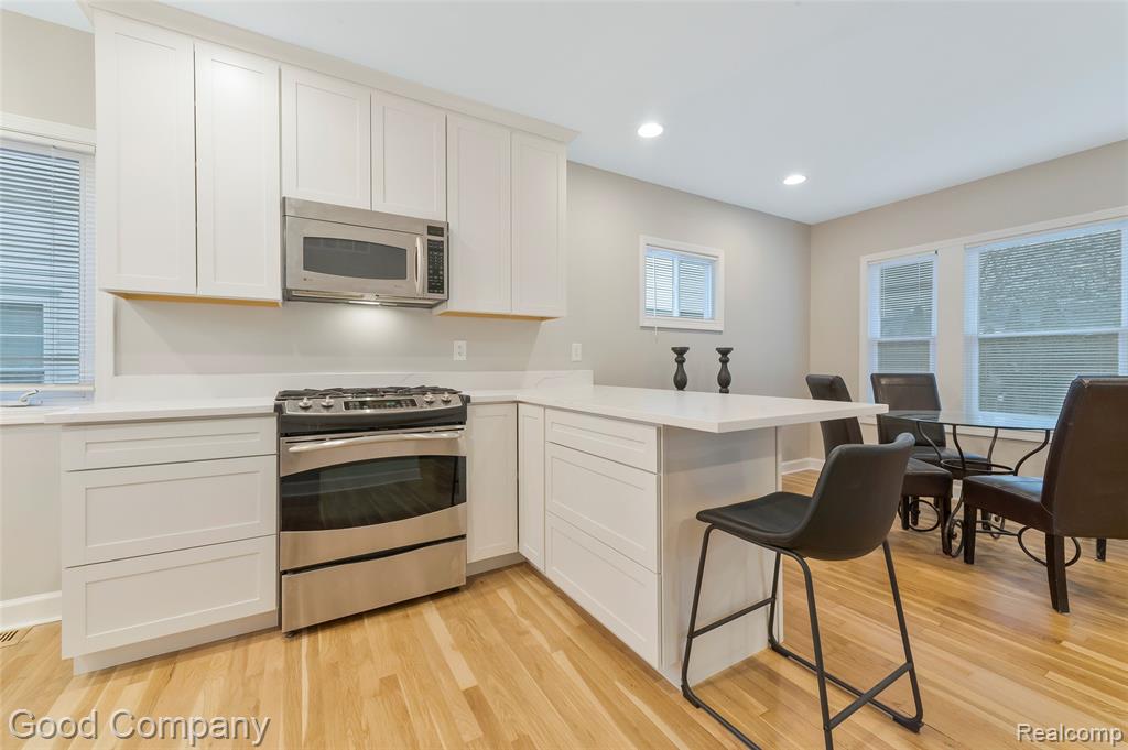 824 Florence Avenue, Royal Oak, MI 48067 — Photo 16