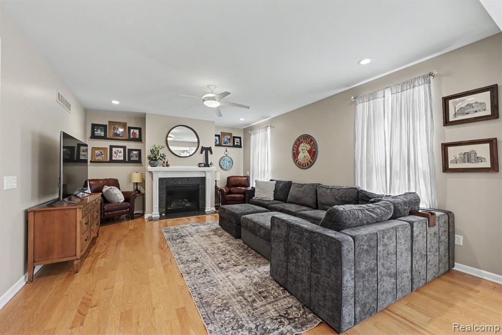 7560 Gannon Court, Shelby Twp, MI 48317 — Photo 4