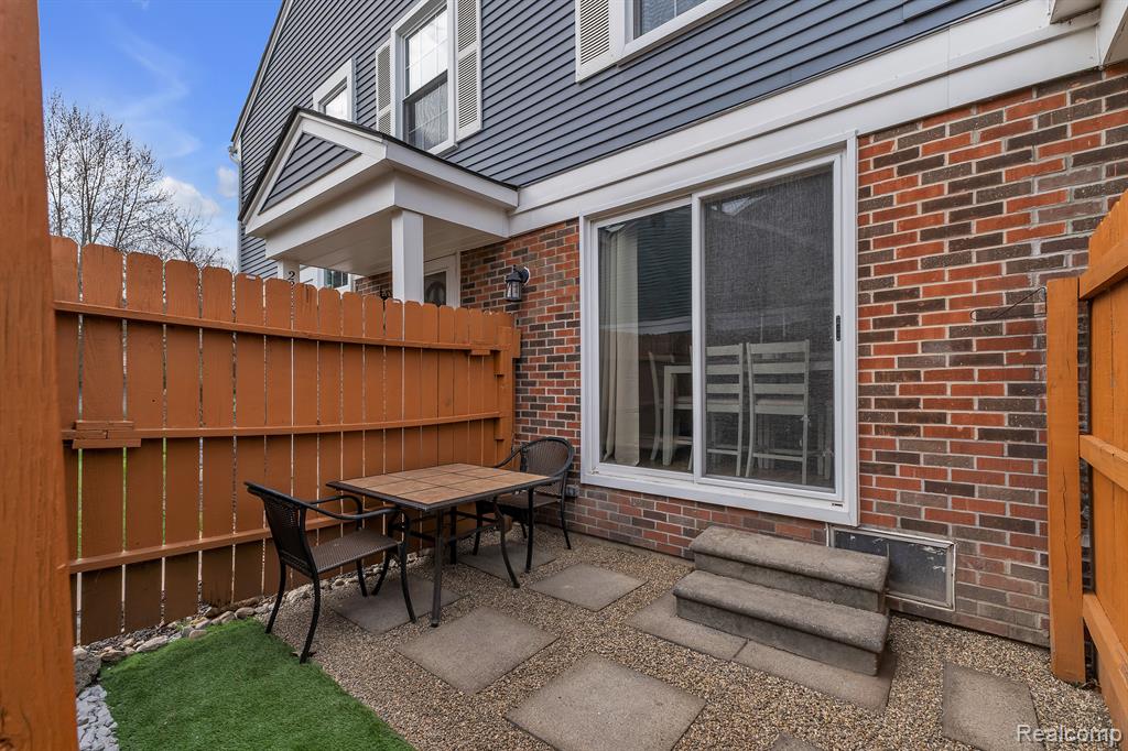 23625 STONEHENGE Boulevard, Novi, MI — Photo 32