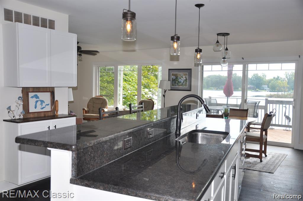 5050 Island Shore Drive, Pinckney, MI 48169 — Photo 14