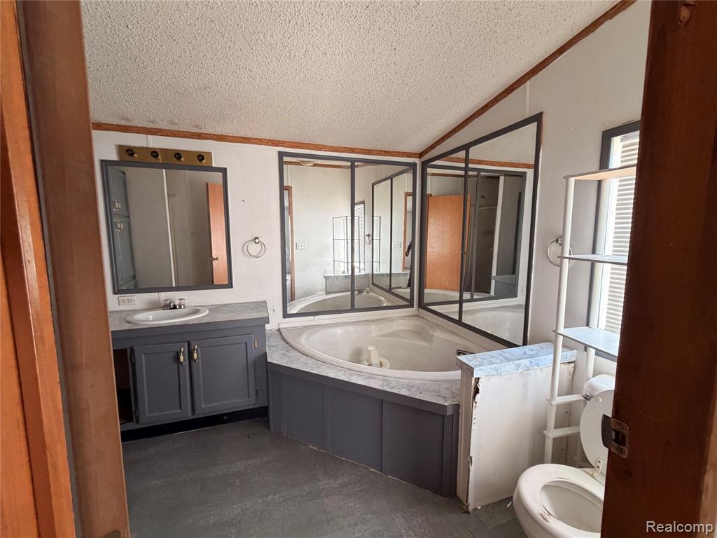 7065 El paso Boulevard, Romulus, MI 48174 — Photo 16