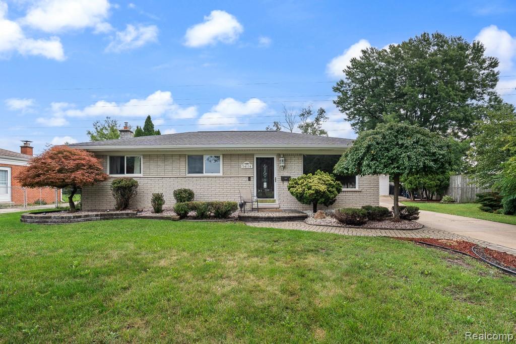 34114 Preston Drive, Sterling Heights, MI 48312