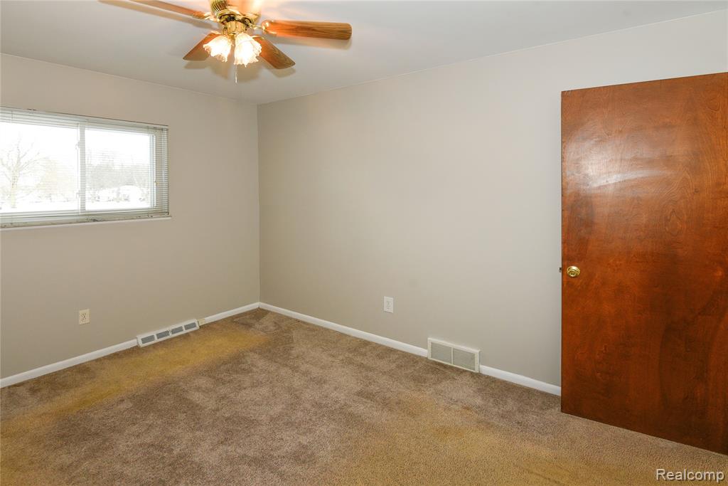 884 Eugene Drive, Oxford, MI 48371 — Photo 27