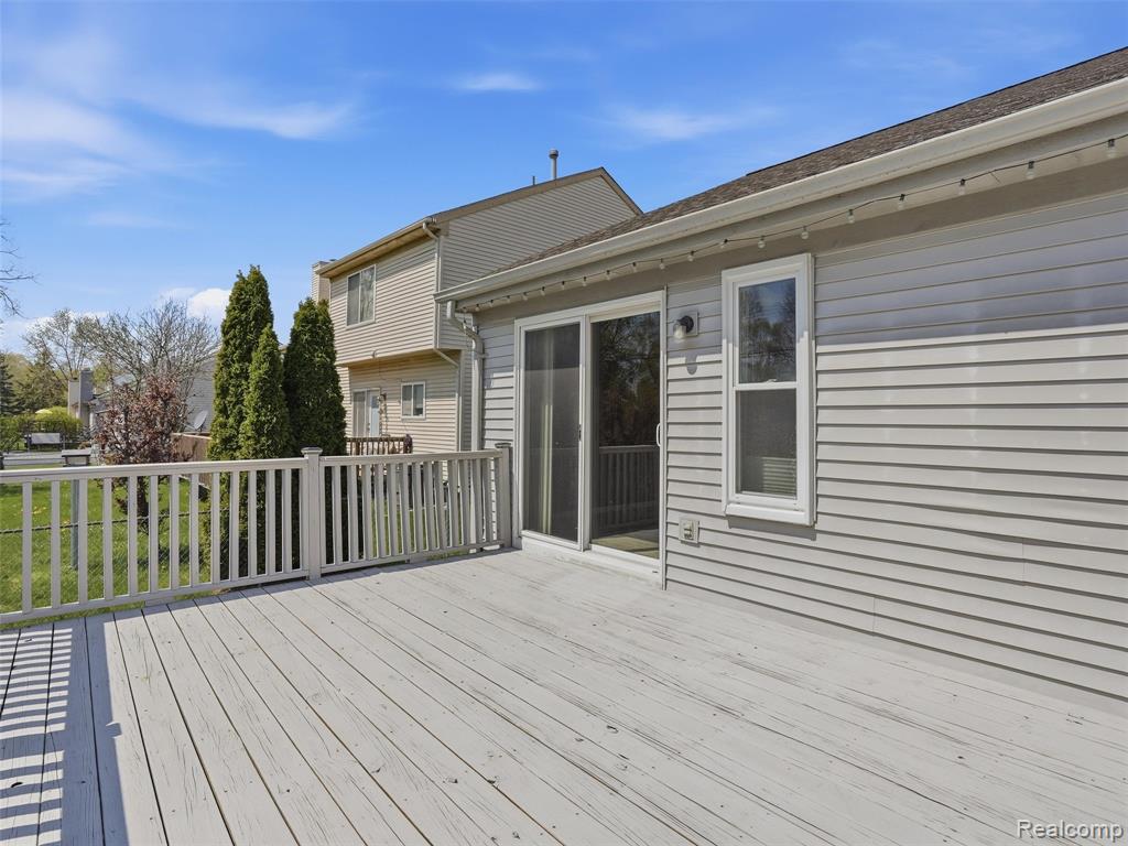 5837 Northridge Circle, Waterford, MI 48327 — Photo 46
