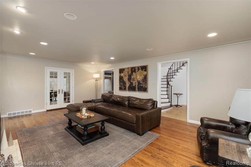 1059 Berkshire Road, Grosse Pointe Park, MI 48230 — Photo 5
