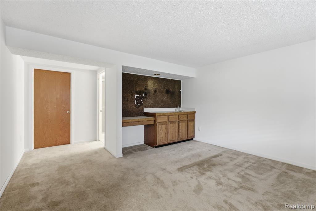 5736 Woodland View, Clarkston, MI — Photo 38