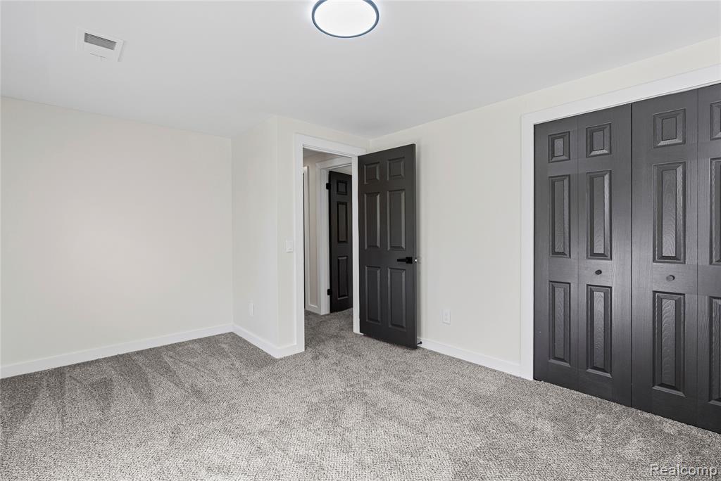 1460 W Silverbell Road, Lake Orion, MI — Photo 54