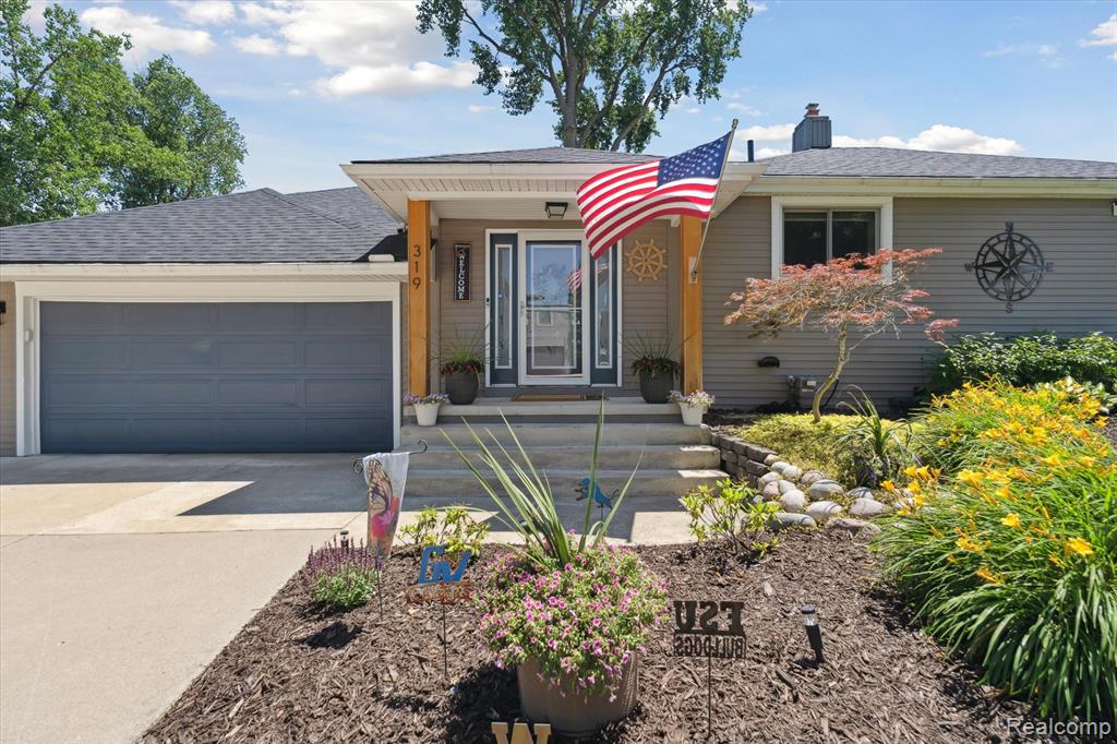 319 Angola Street, Wolverine Lake, MI 48390 — Photo 5