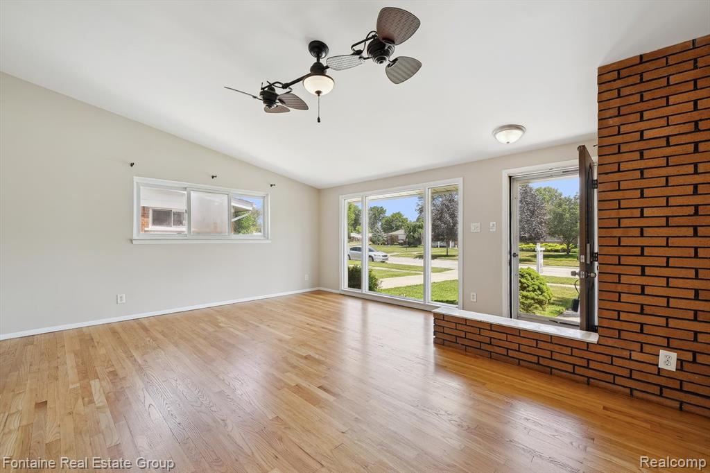 8657 Mercedes Street, Dearborn Heights, MI 48127 — Photo 7