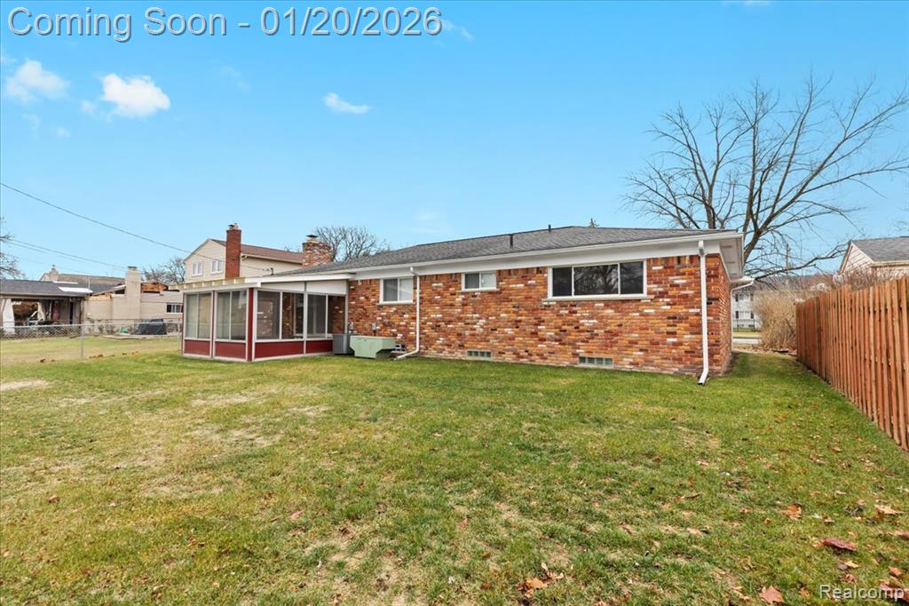 26044 Cherry Hill Road, Dearborn Heights, MI 48127 — Photo 32