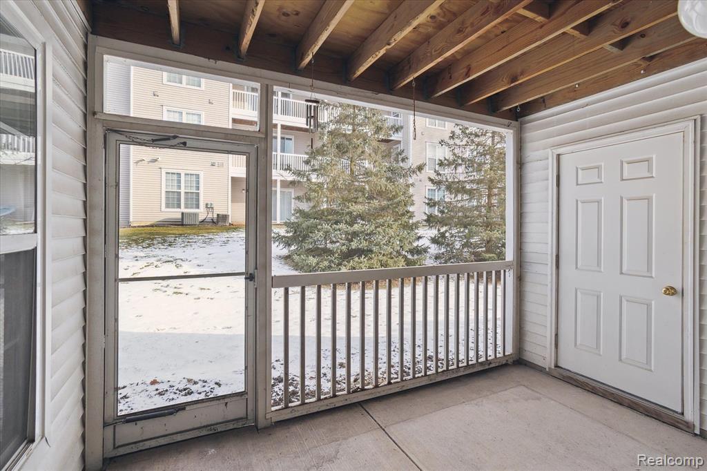 2670 S KNIGHTSBRIDGE Circle, Ann Arbor, MI 48105 — Photo 28