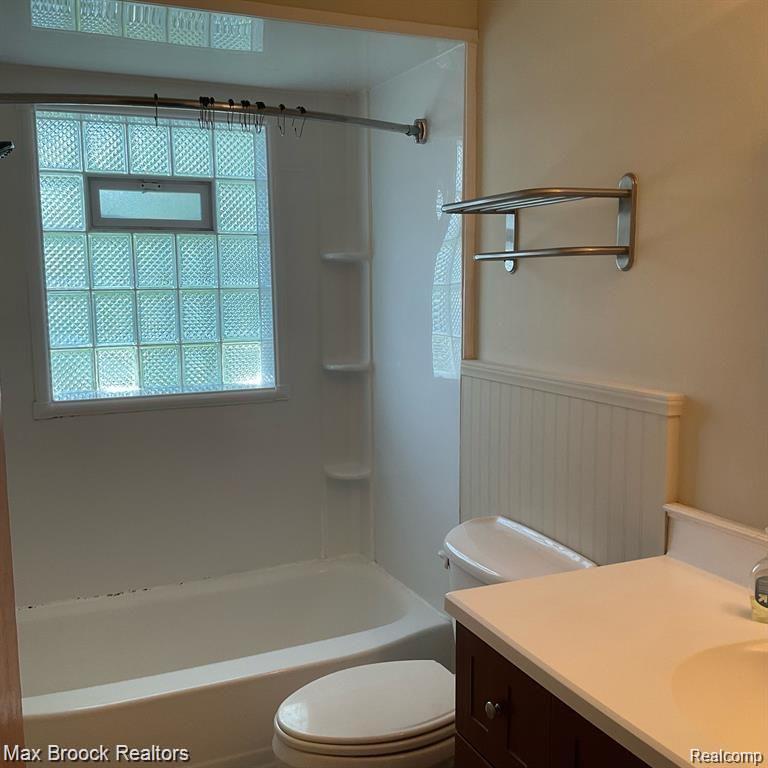 602 MIDLAND Boulevard, Royal Oak, MI 48073 — Photo 7
