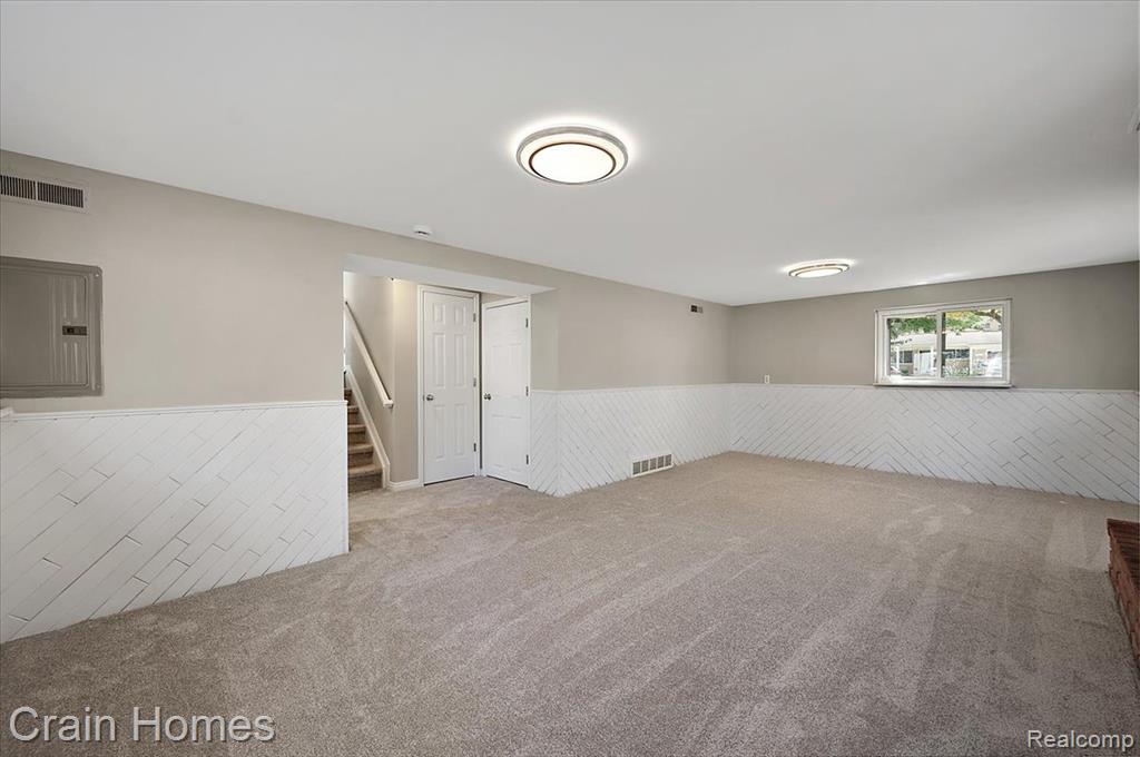 39648 Parklawn Drive, Sterling Heights, MI 48313 — Photo 42