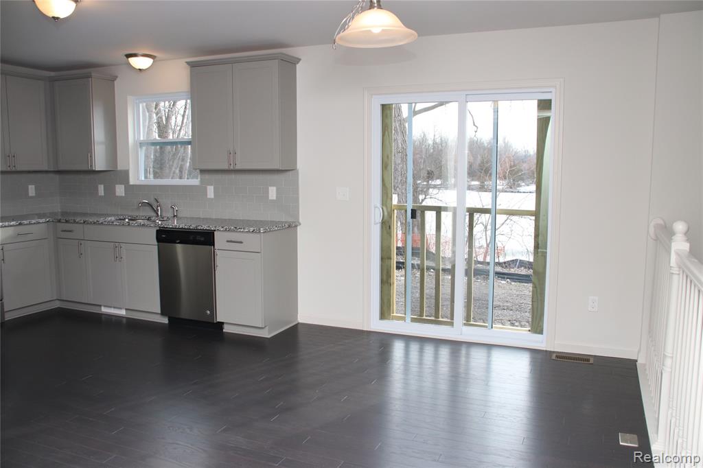 58278 PEMBROOKE Avenue, New Haven, MI 48048 — Photo 9