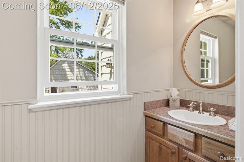 830 Hemingway Road, Lake Orion, MI 48362 — Photo 19