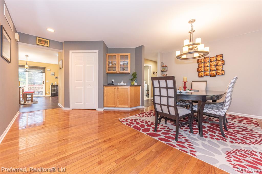 3104 SPRING HOLLOW, Ann Arbor, MI 48105 — Photo 11