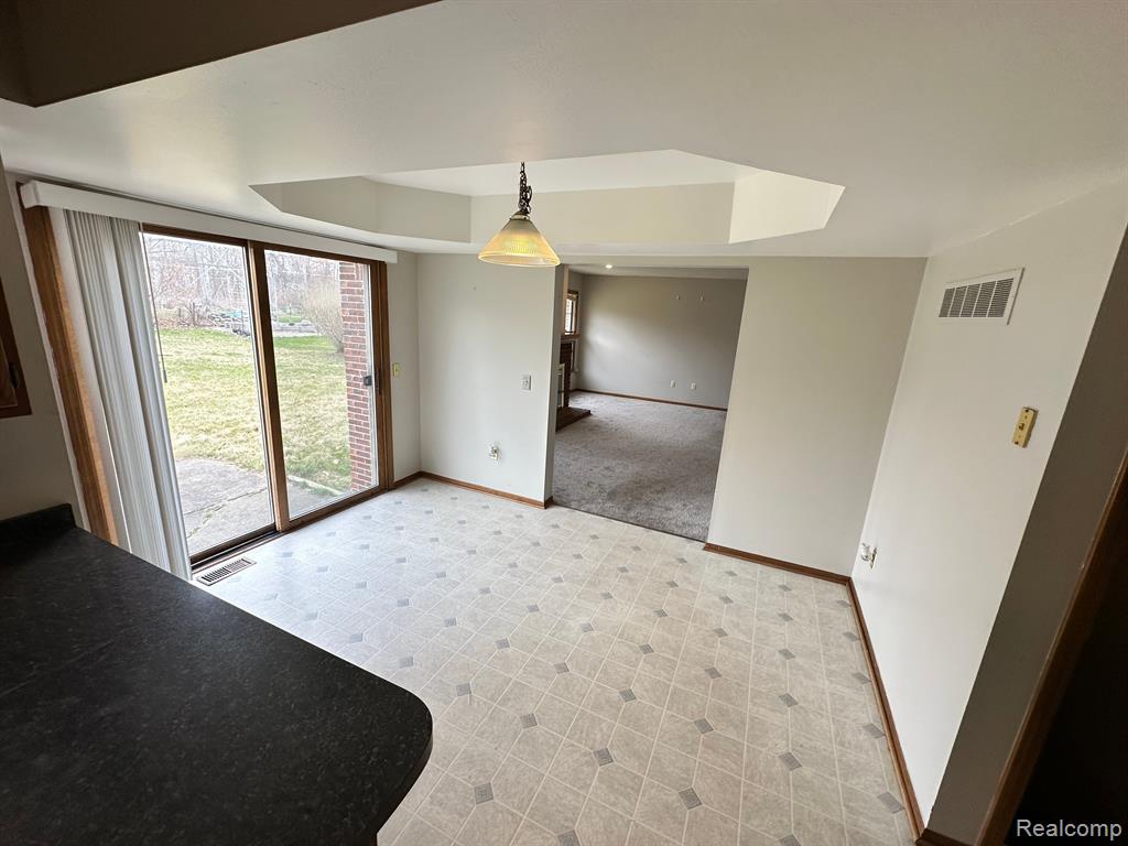 577 LEXINGTON Drive, Rochester Hills, MI 48307 — Photo 7