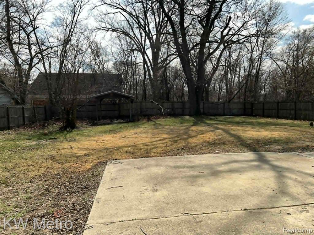 8121 Cloverdale Avenue, Ferndale, MI 48220 — Photo 26