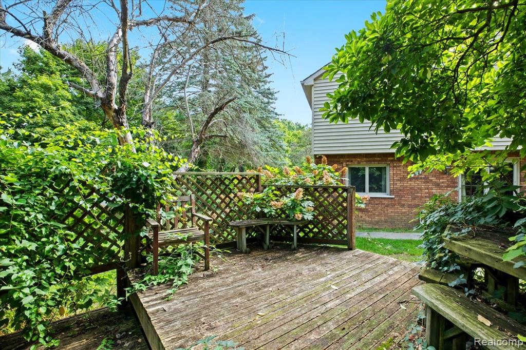 60023 Trailwood Street, Washington, MI — Photo 37