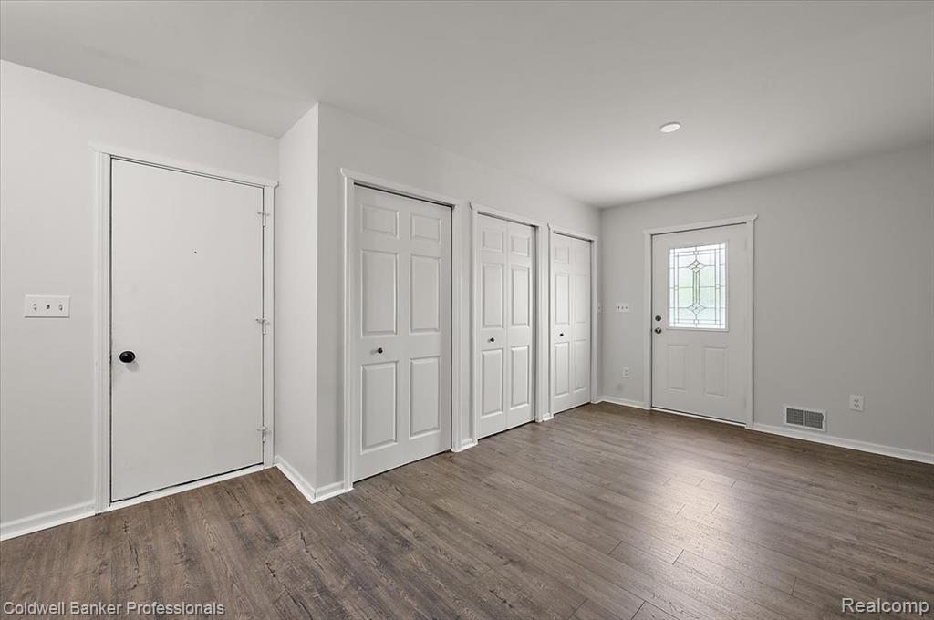 5714 Five Lakes Road, North Branch, MI 48461 — Photo 13