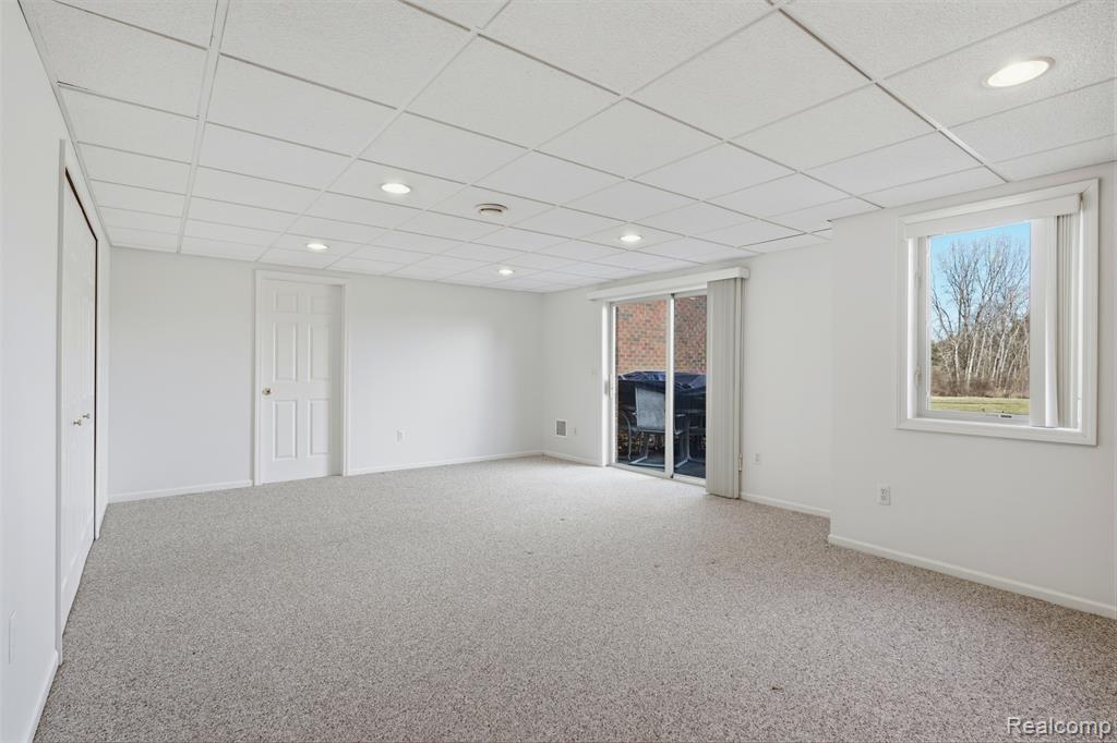 6140 Warwick Drive, 6, Commerce Twp, MI 48382 — Photo 28