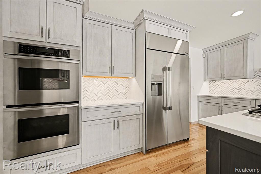 49235 S Fox Drive, Plymouth, MI, 48170