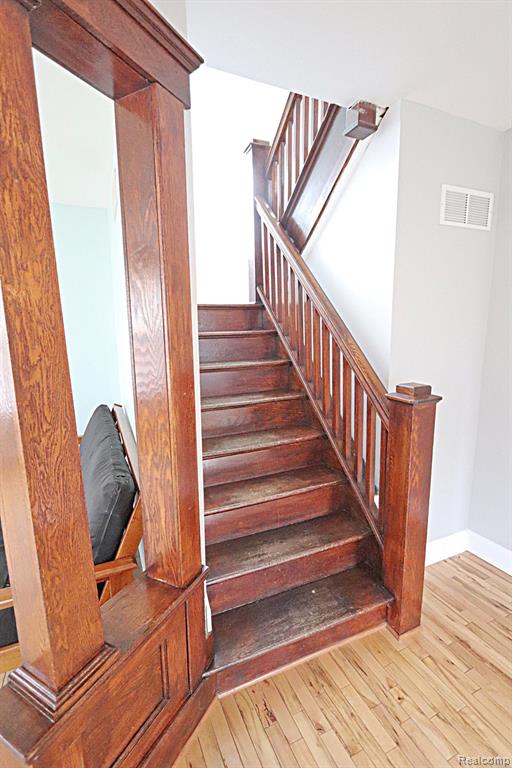 802 E 11 MILE Road, Royal Oak, MI 48067 — Photo 12
