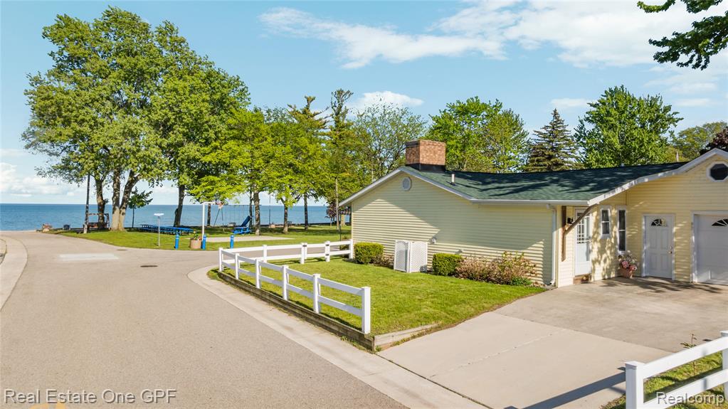5871 Manor Drive, Fort Gratiot, MI 48059 — Photo 48